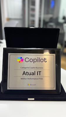 Placa de reconhecimento Microsoft Copilot na categoria Copilot Business